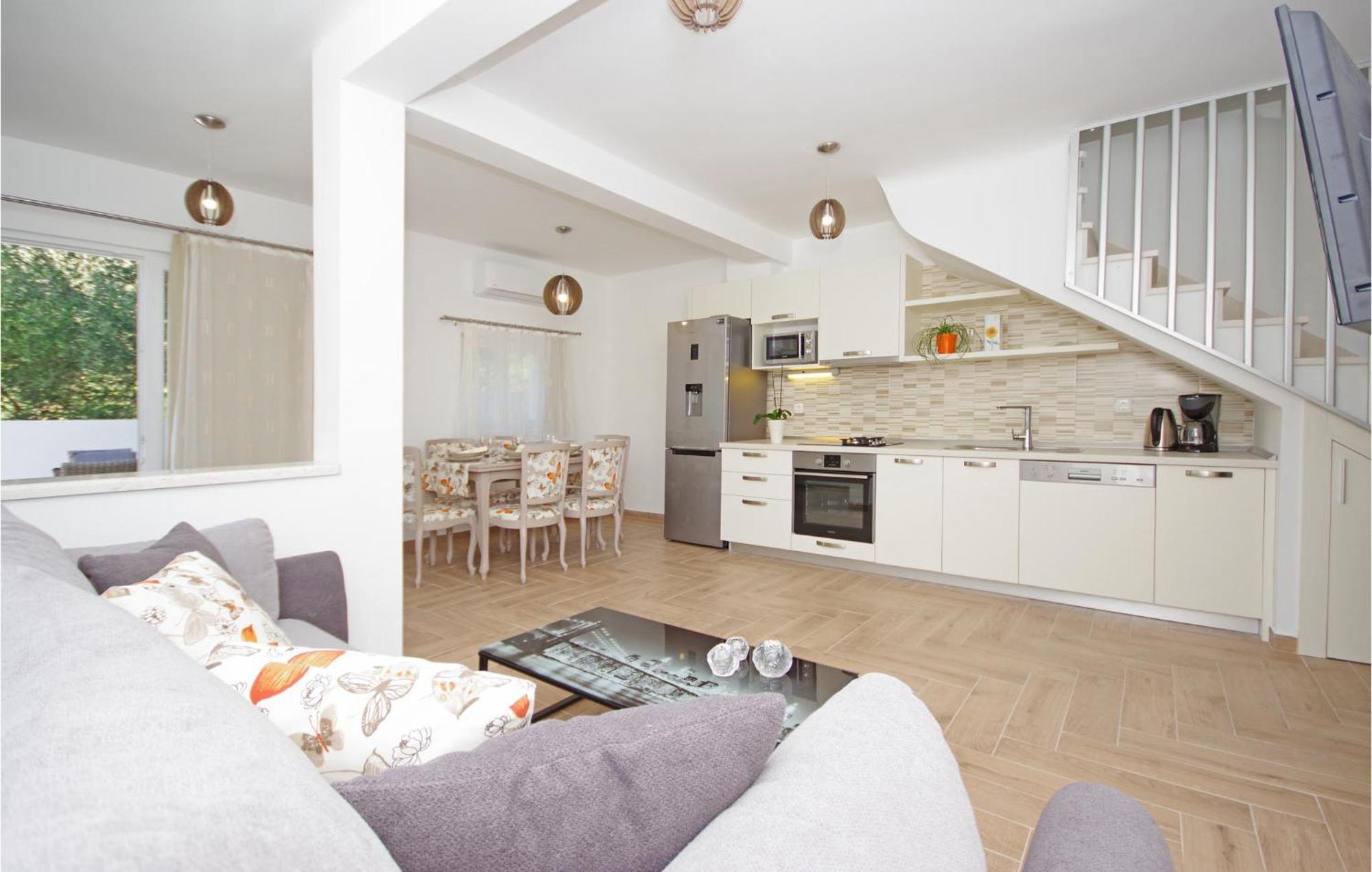 Awesome Home In Drvenik With Wifi Luaran gambar
