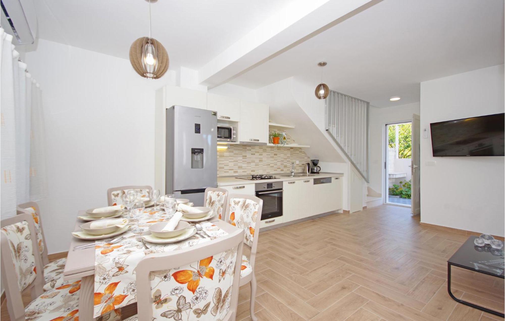Awesome Home In Drvenik With Wifi Luaran gambar