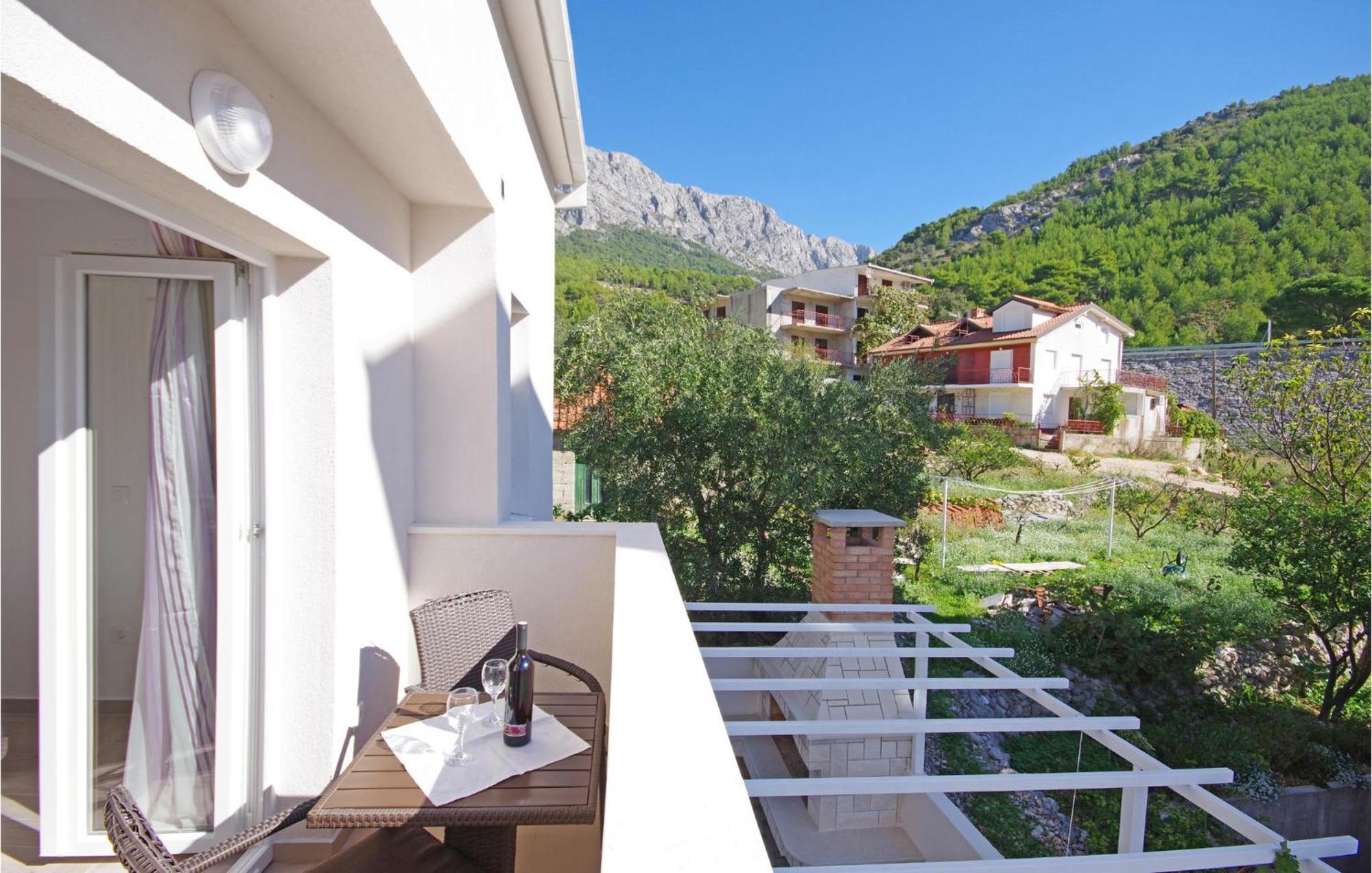 Awesome Home In Drvenik With Wifi Luaran gambar