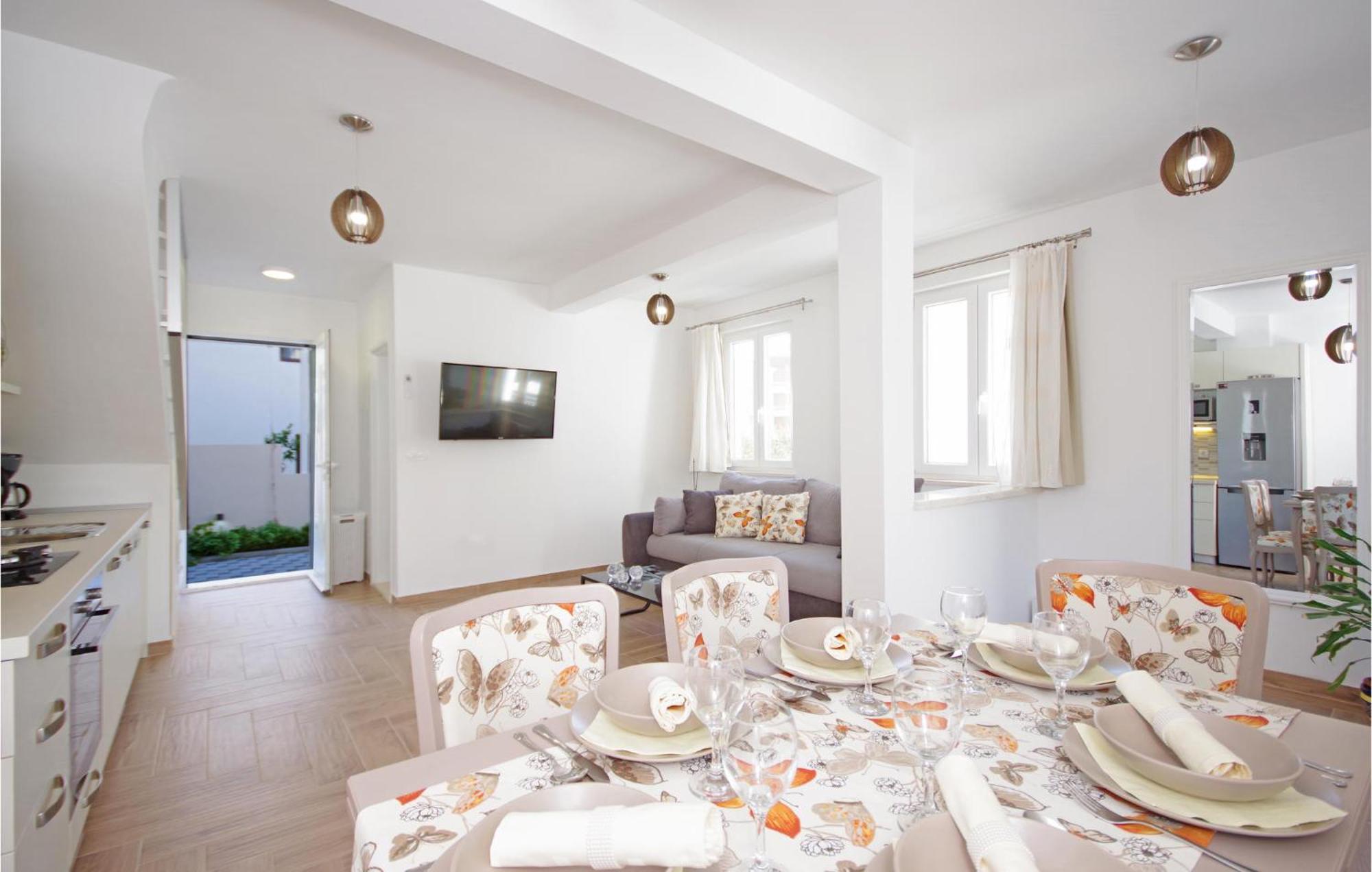 Awesome Home In Drvenik With Wifi Luaran gambar